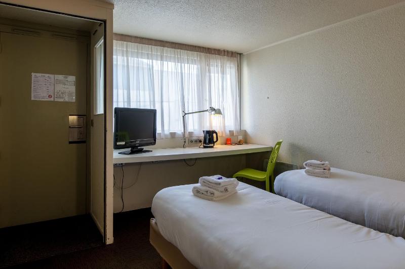 Standard Double Room image 4