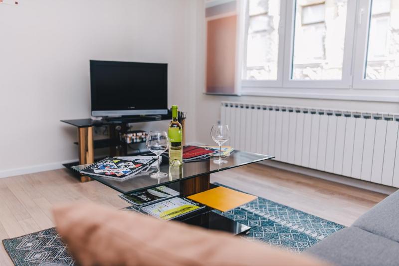 Modern apartment near Cathedral - BEST LOCATION - image 3