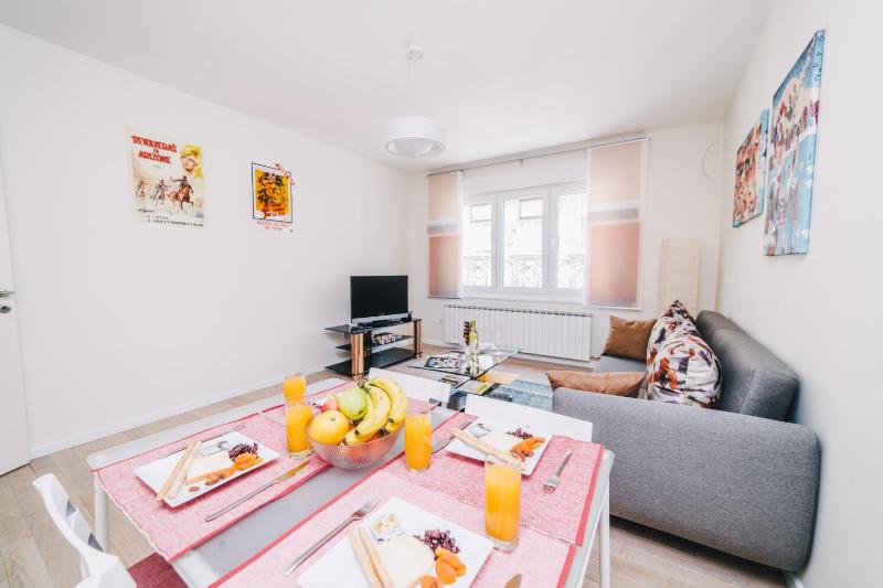 Modern apartment near Cathedral - BEST LOCATION - image 16