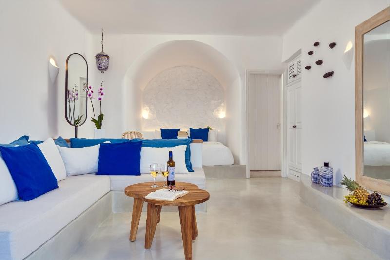 Suite with Sea View image 3