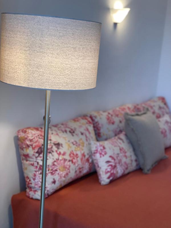 Family Room with Garden View image 4