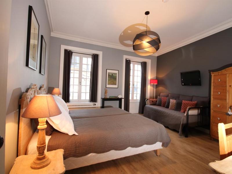 Triple Room with Shower image 3