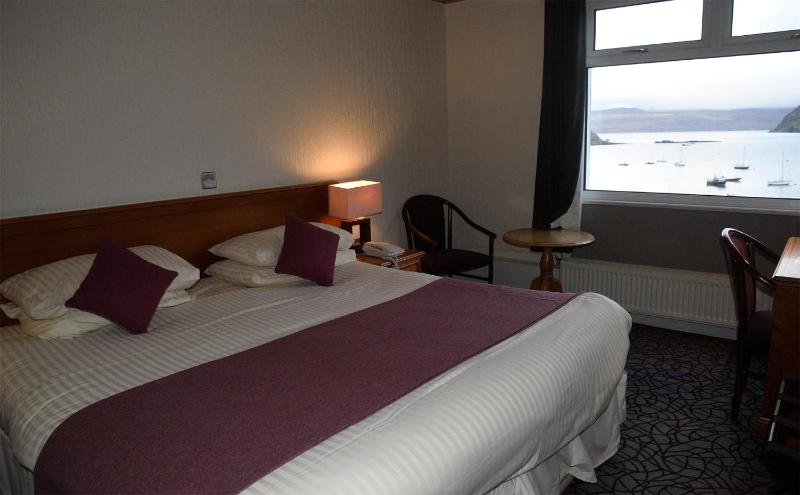 Double Room with Sea View image 4