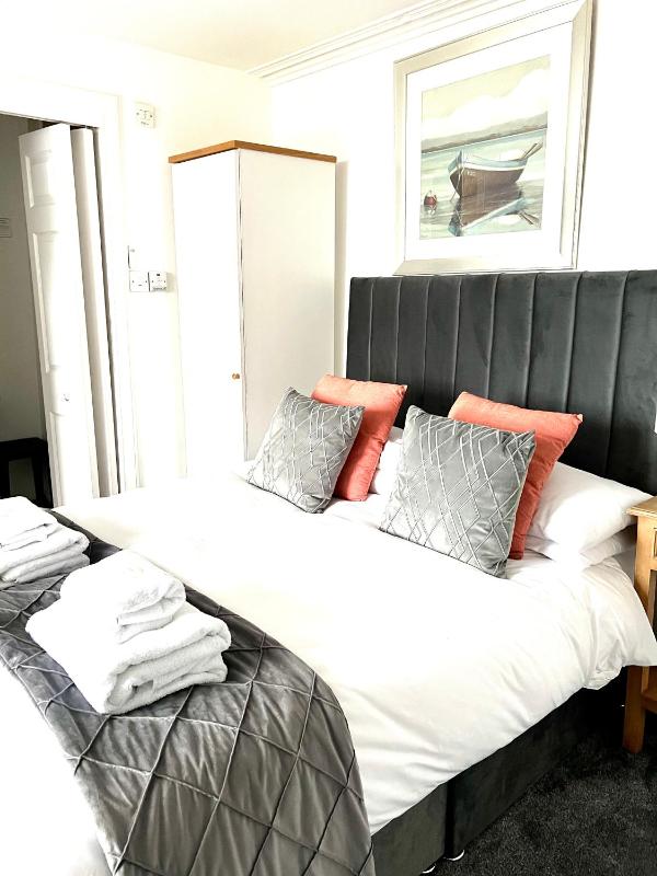 Double Room with Sea View image 1