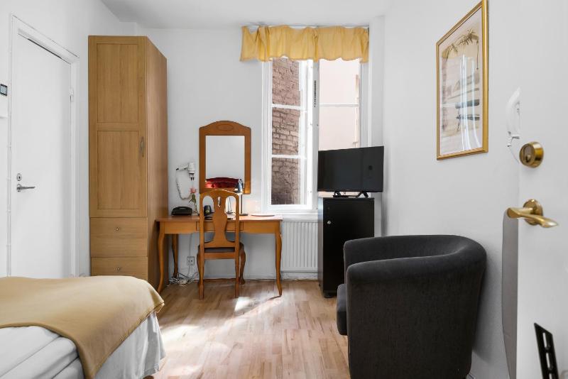 Economy Single Room image 2