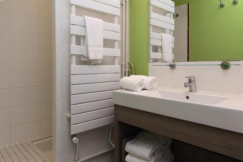 One-Bedroom Apartment image 2