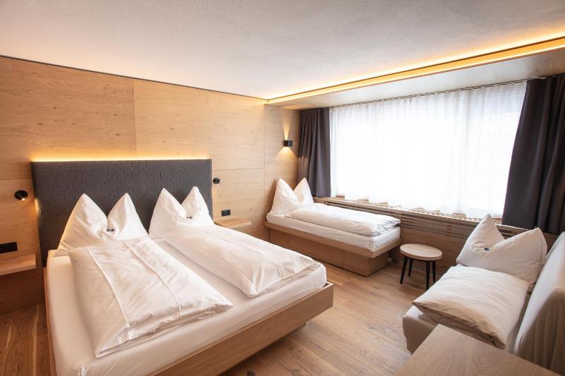 Superior Double Room image 4