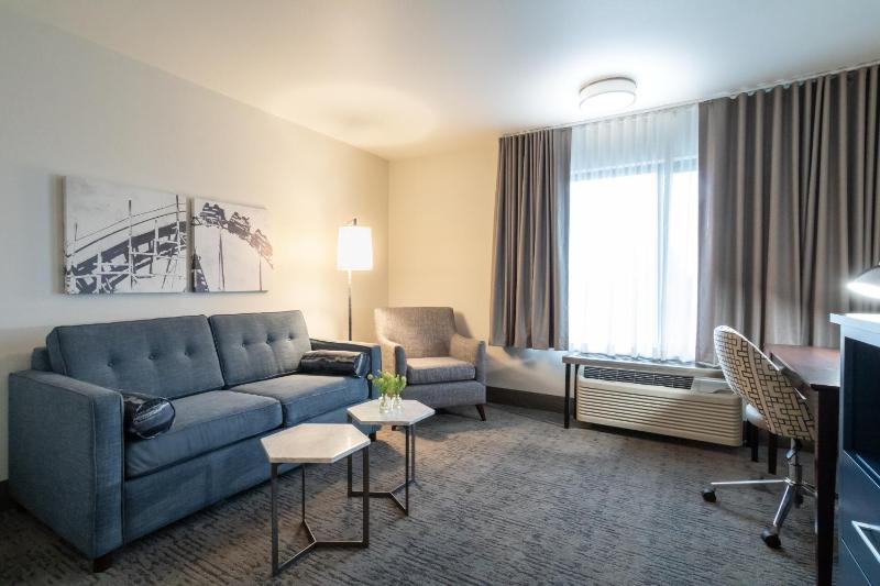Oxford Suites Portland - Jantzen Beach - image 28