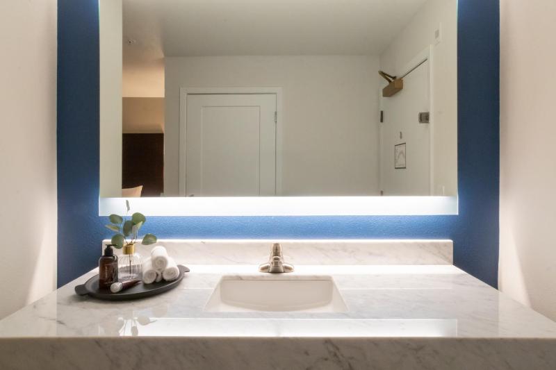Oxford Suites Portland - Jantzen Beach - image 36