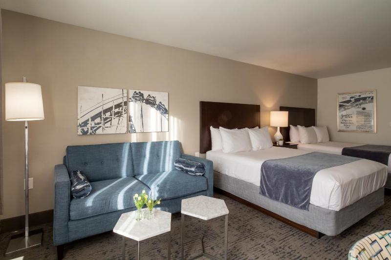 Oxford Suites Portland - Jantzen Beach - image 21