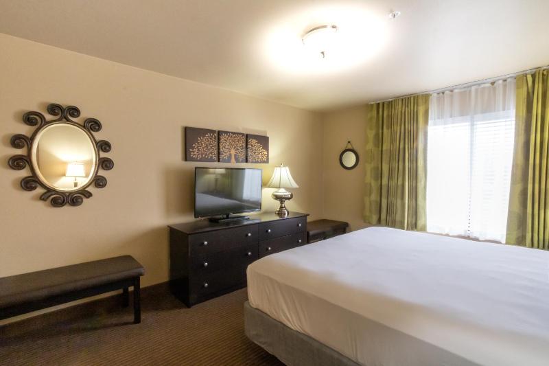Oxford Suites Portland - Jantzen Beach - image 31