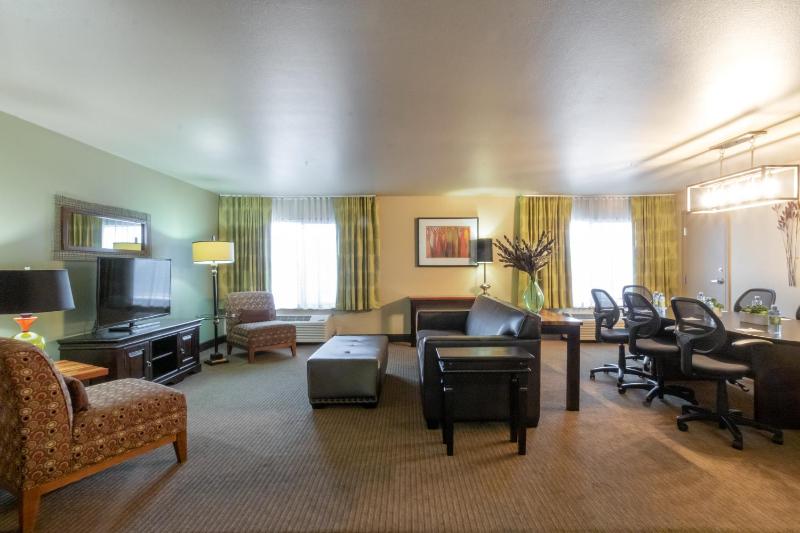 Oxford Suites Portland - Jantzen Beach - image 43