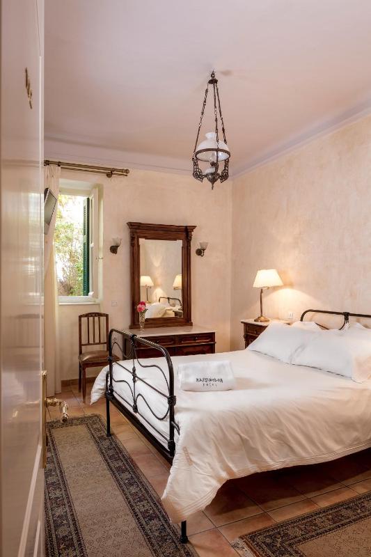 Standard Double Room image 1