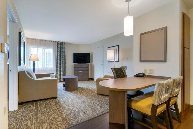One-Bedroom King Suite with Sofa Bed image 1