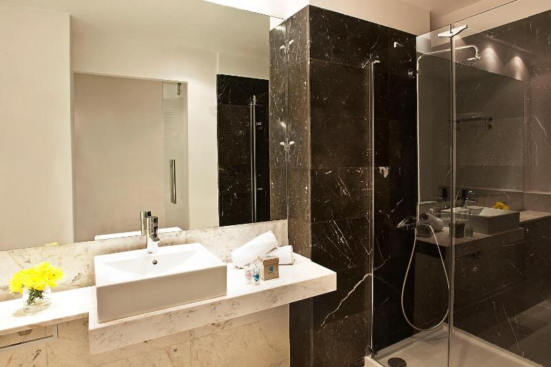 Premium Double or Twin Room image 2