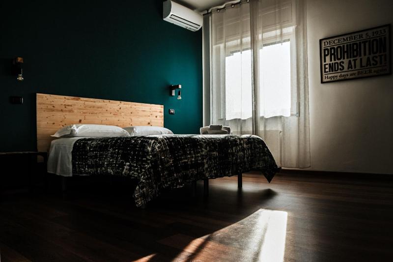 Double Room with Internal Balcony image 3