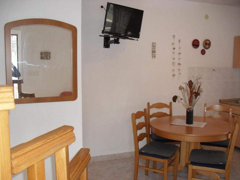 Apartment in Lopar with balcony air conditioning Wifi 87-3 - image 15
