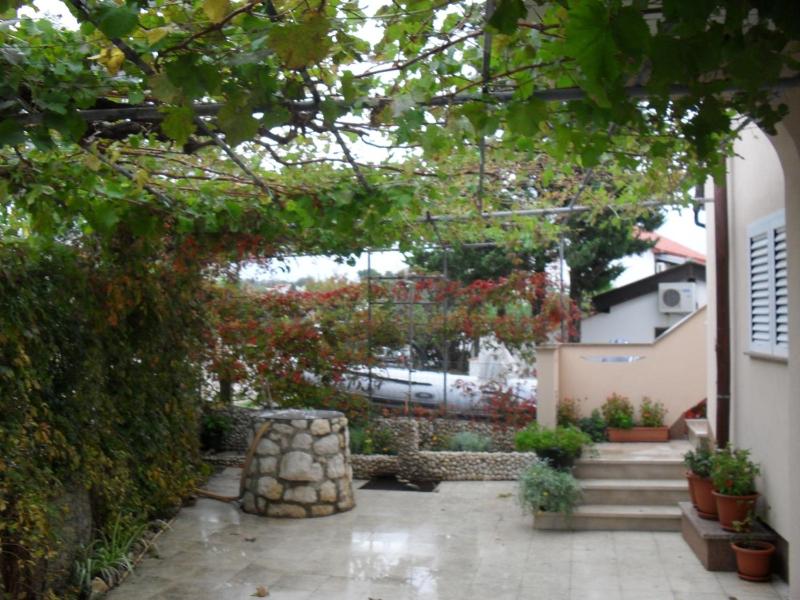 Apartment in Lopar with balcony air conditioning Wifi 87-4 - image 33