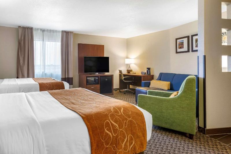 Standard Queen Suite - Non-Smoking image 1