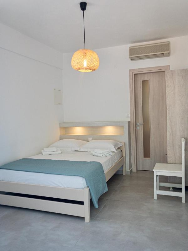 Double Room with Garden View image 1