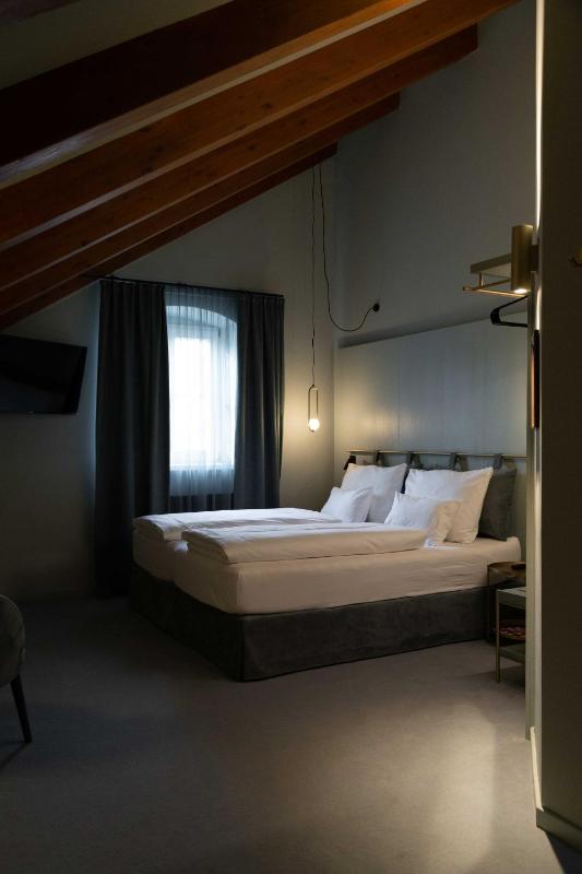 Altstadthotel Weisses Kreuz - image 13