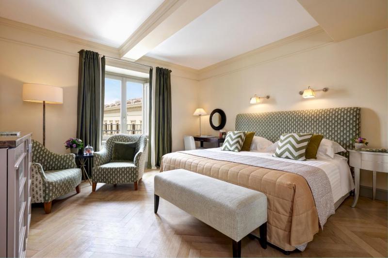 Classic Double Room image 3