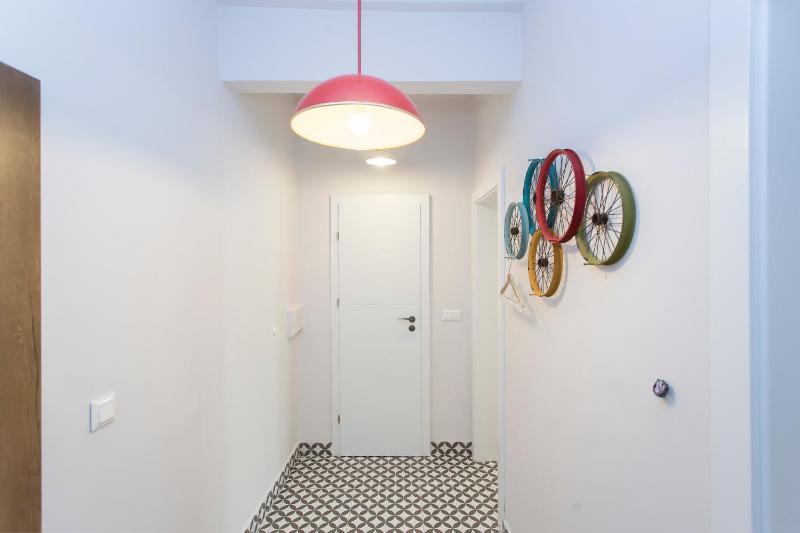 Sunny and Modern 1BDR Apartment in the Center - image 10