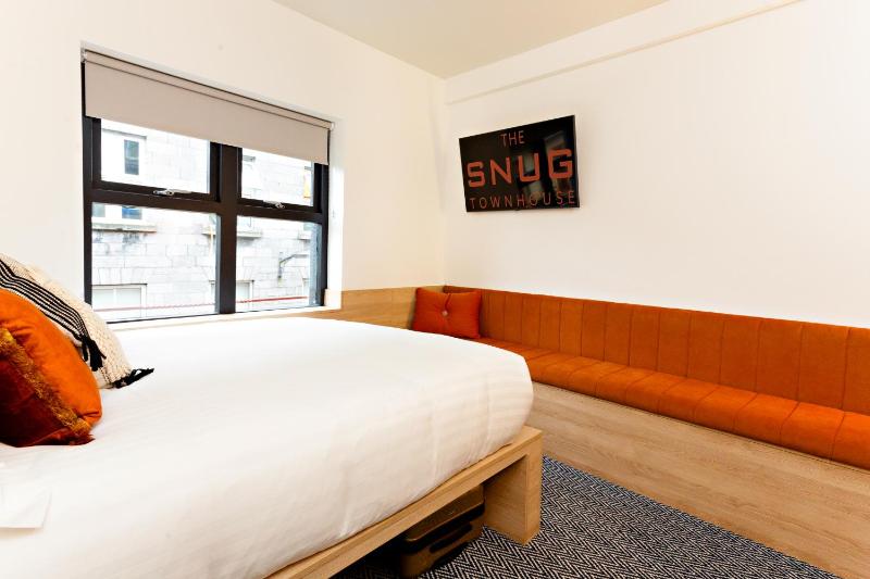 The Snug Townhouse - image 7