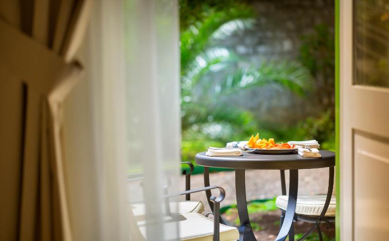 One-Bedroom Apartment with Balcony or Terrace image 4