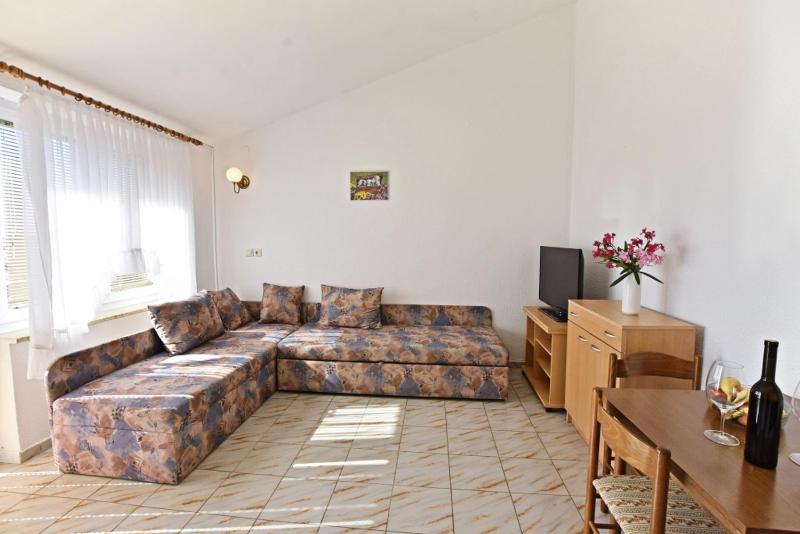 Apartment in Porec with balcony air conditioning WiFi 819-2 - image 13