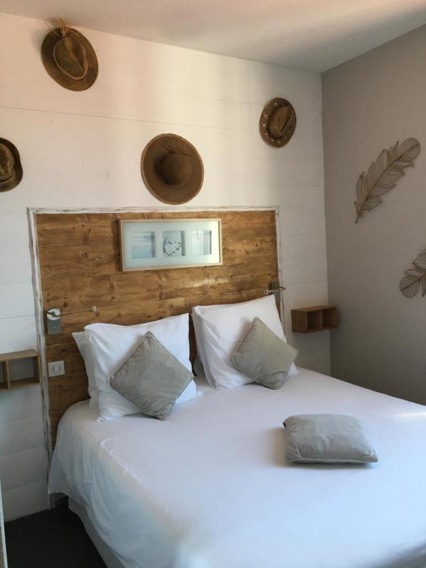 Double Room image 1