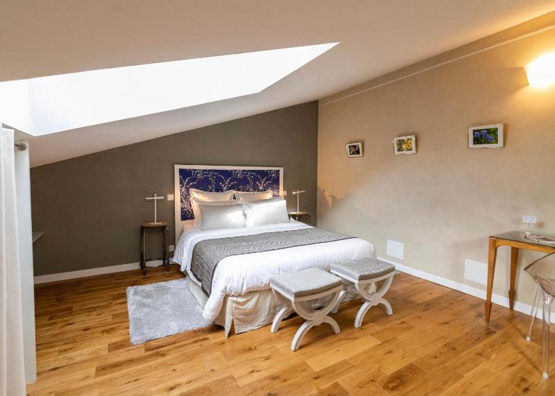 Small Double Room image 1