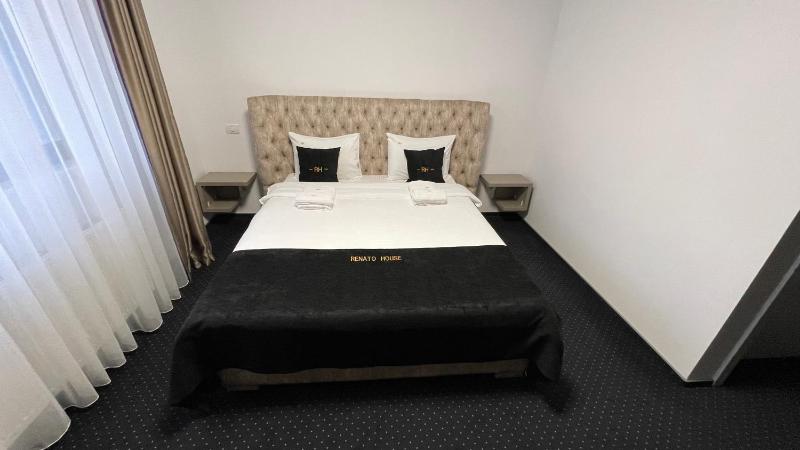 Double Room with Private Bathroom image 4