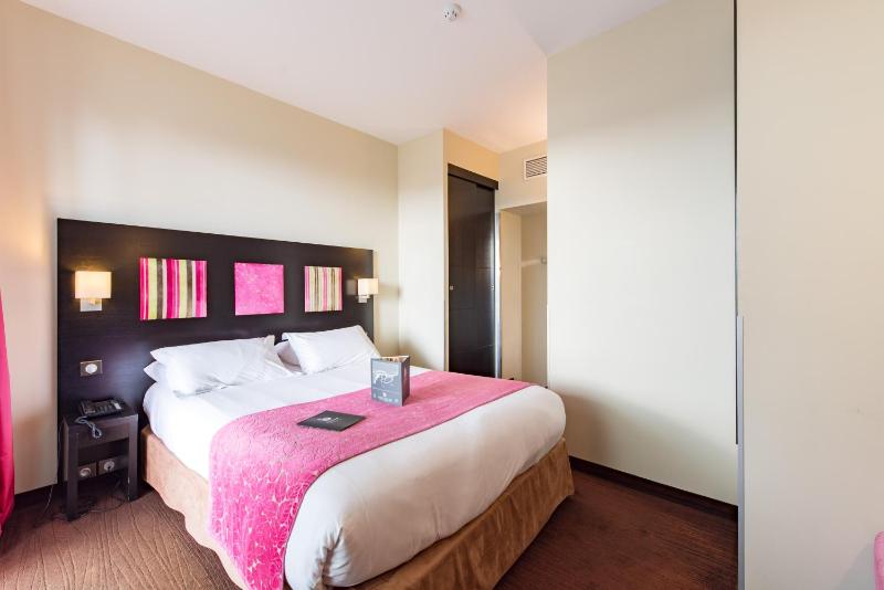Superior Double Room with Seaview - Second Floor image 4