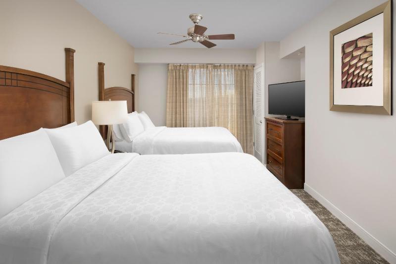 One-Bedroom Suite with Two Queen Beds image 1
