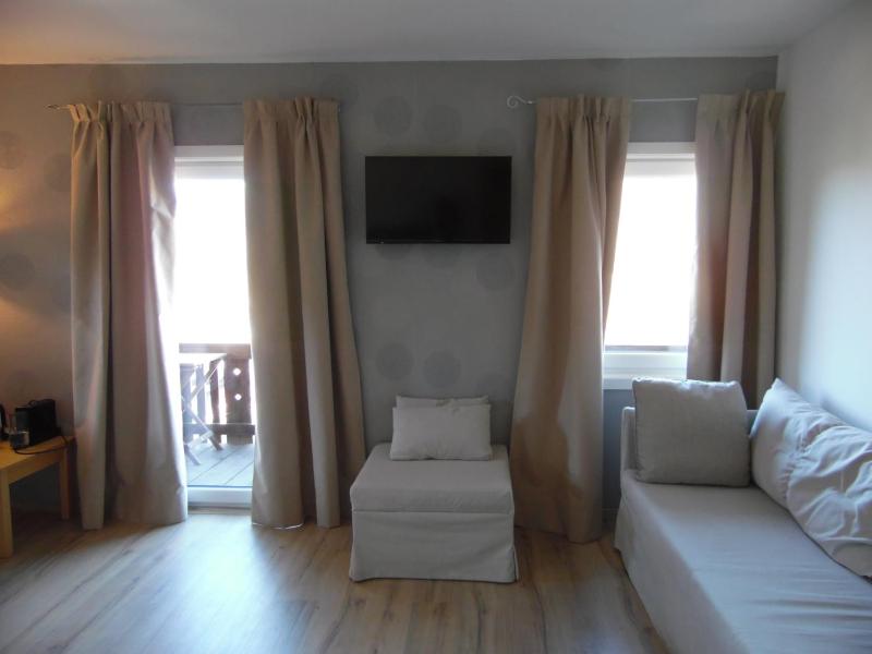 Deluxe Family Room image 4
