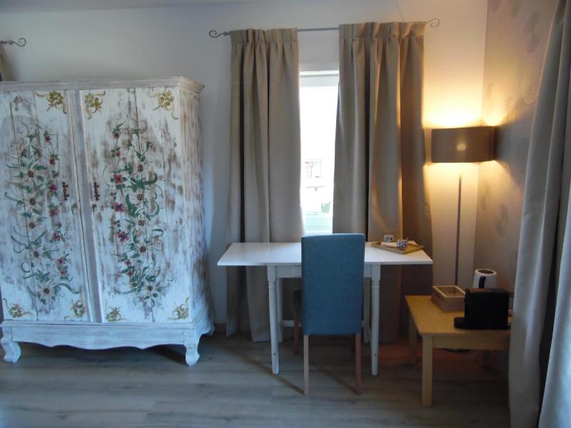 Deluxe Family Room image 2