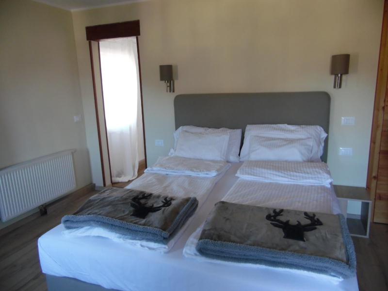 King Room with Mountain View image 2