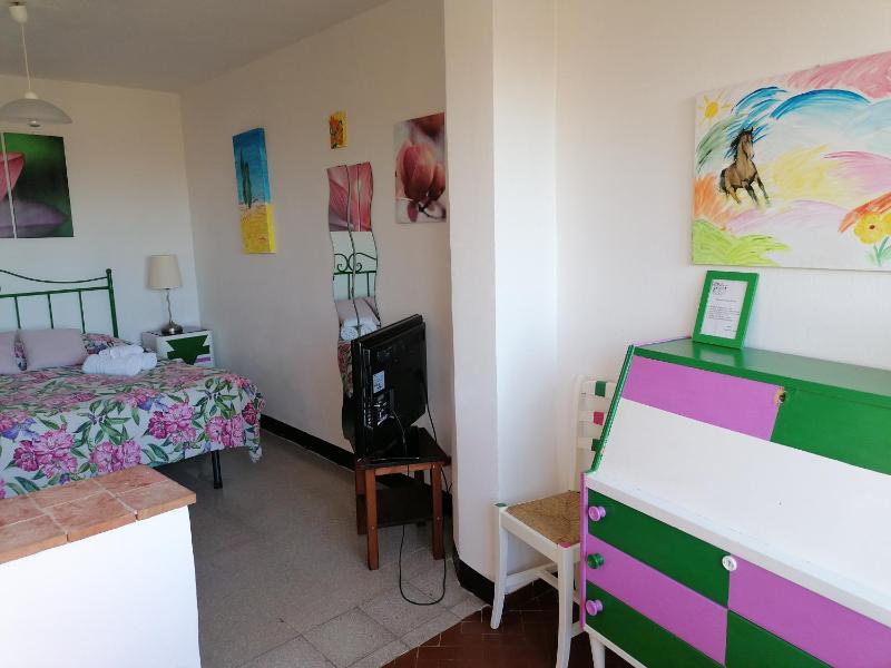 Double Room with Shared Bathroom image 2