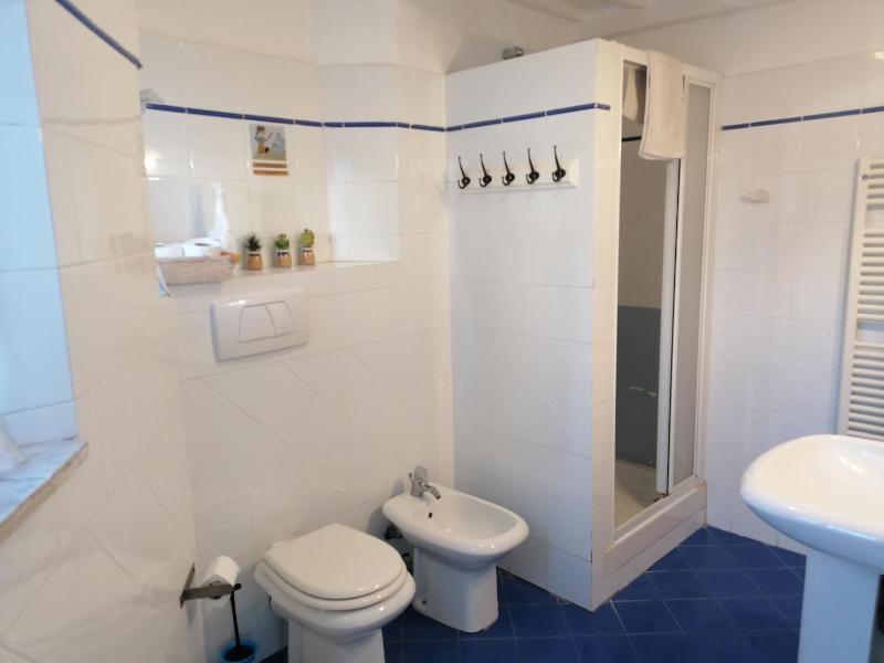 Double Room with Shared Bathroom image 4