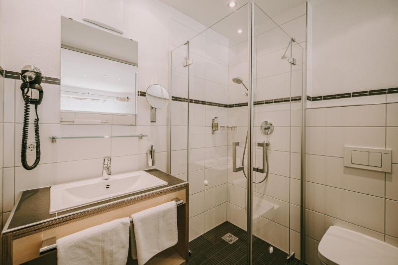 One-Bedroom Suite image 4