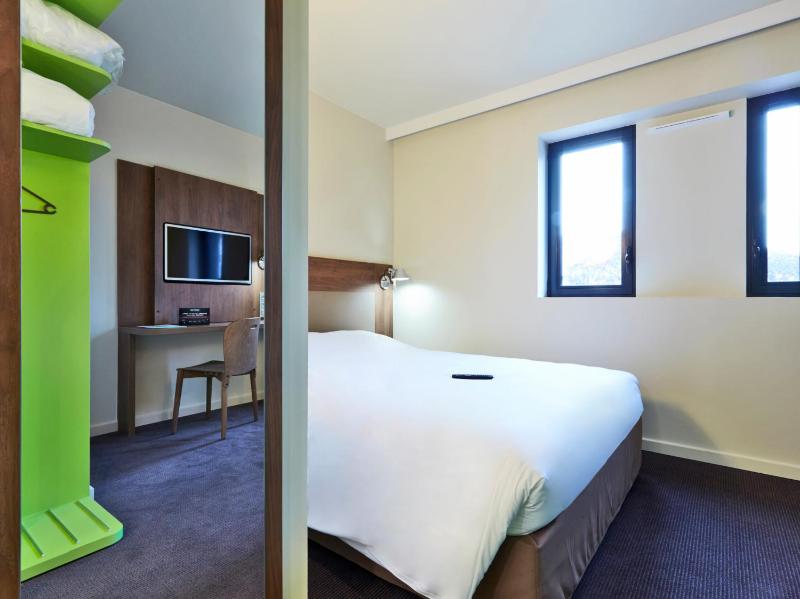 Double Room image 3