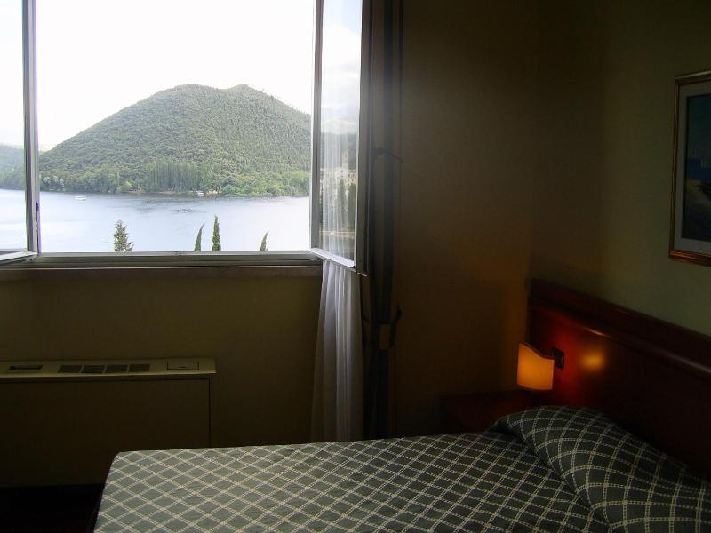 Superior Quadruple Room image 3