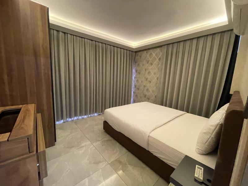 Economy Double or Twin Room image 3