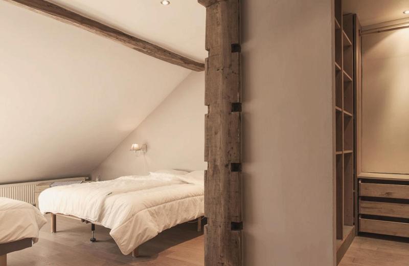 Five-Bedroom House image 3