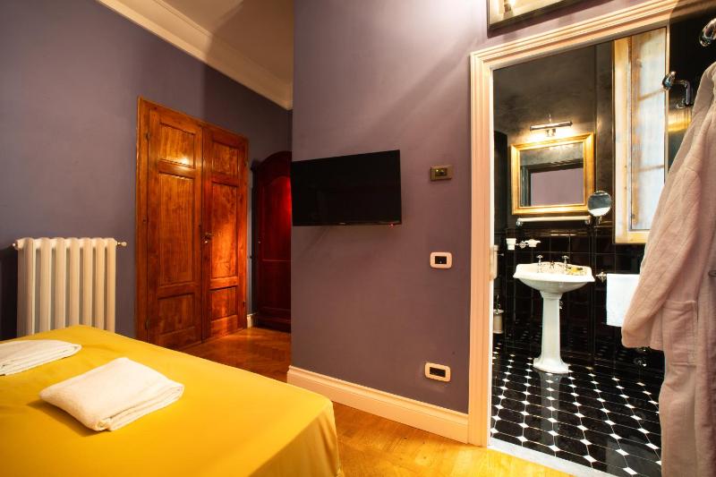 Standard Double or Twin Room image 4