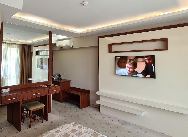 Double or Twin Room with Limited Access to the Spa image 4