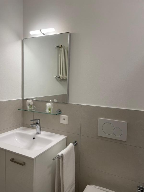 Budget Double Room image 4