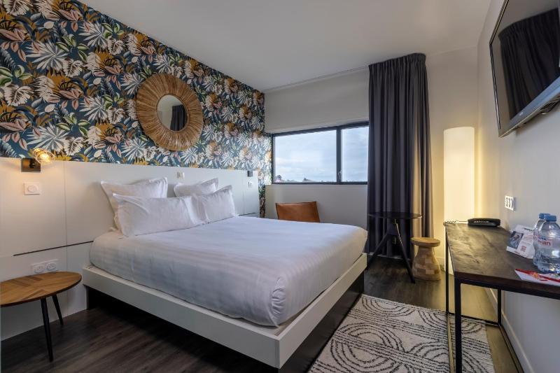Double Room with Extra Bed image 2