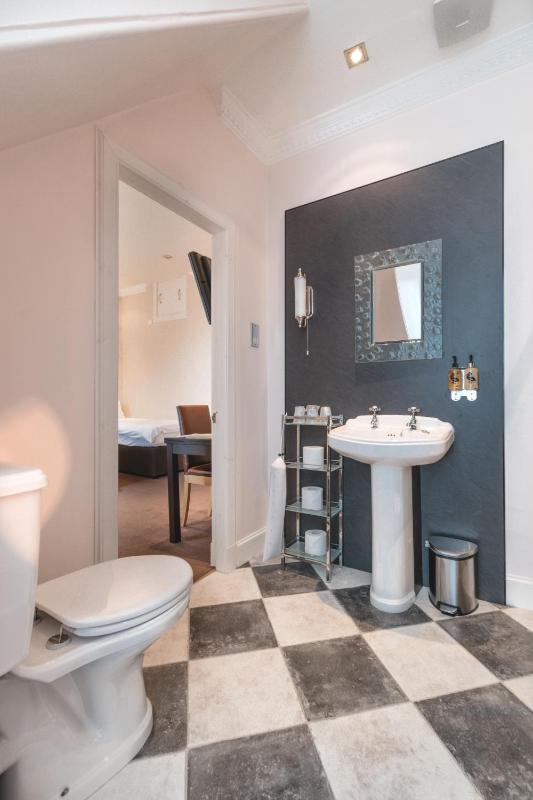 Triple Room image 3